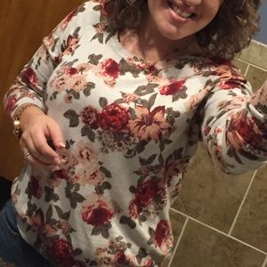 [SOLD] Garage White Floral Sweater Large